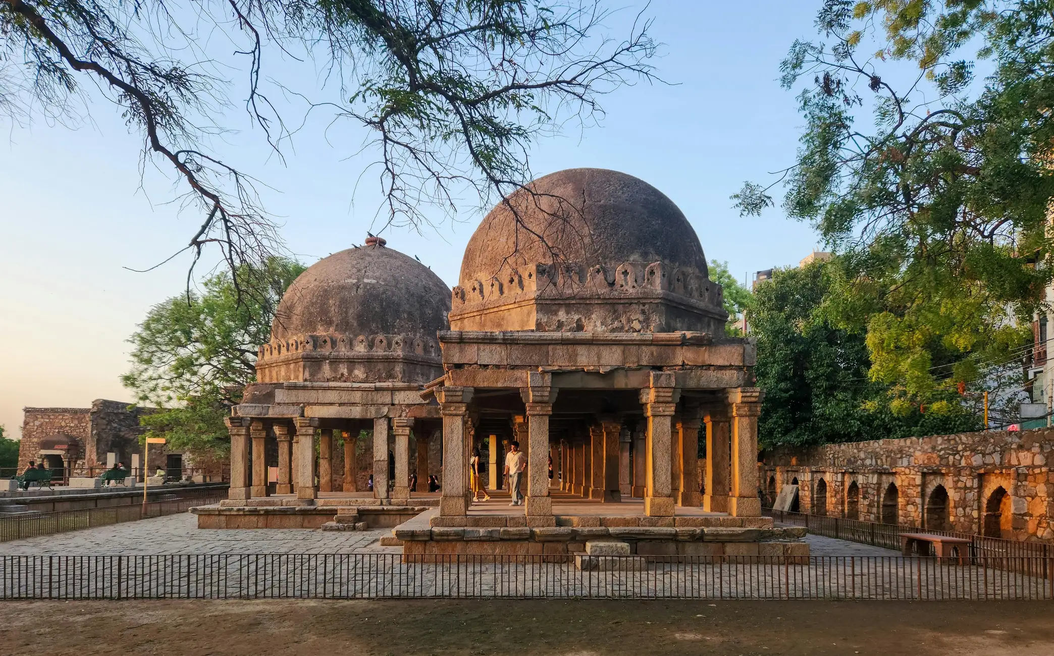 Delhi: Deer Park and Hauz Khas Village Walking Tour